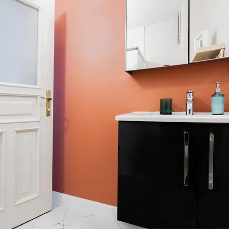 Flat W Balcony Near Taksim Square In Istiklal * Istambul