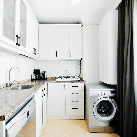 Flat W Balcony Near Taksim Square In Istiklal * اسطنبول