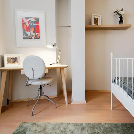 Flat W Balcony Near Taksim Square In Istiklal اسطنبول