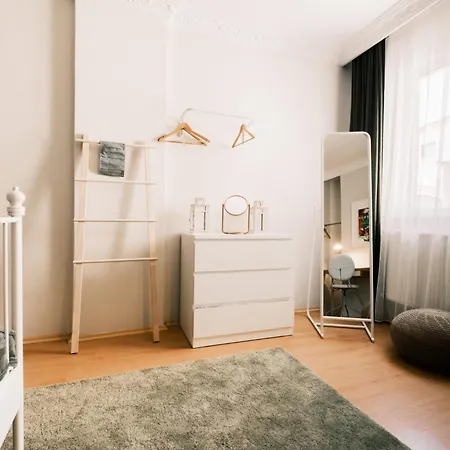 Flat W Balcony Near Taksim Square In Istiklal شقة اسطنبول