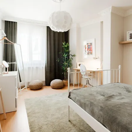 Flat W Balcony Near Taksim Square In Istiklal شقة *