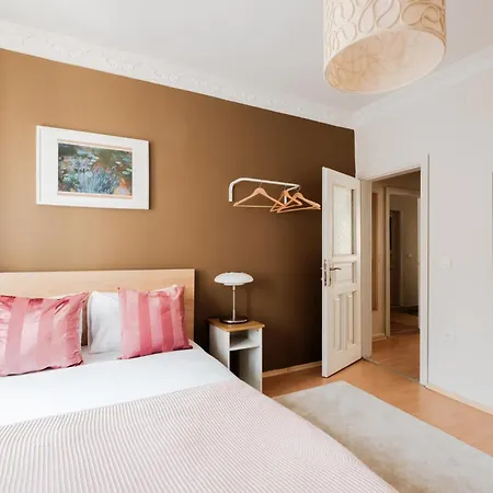 Flat W Balcony Near Taksim Square In Istiklal *