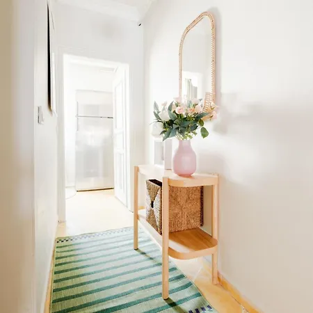 Flat W Balcony Near Taksim Square In Istiklal